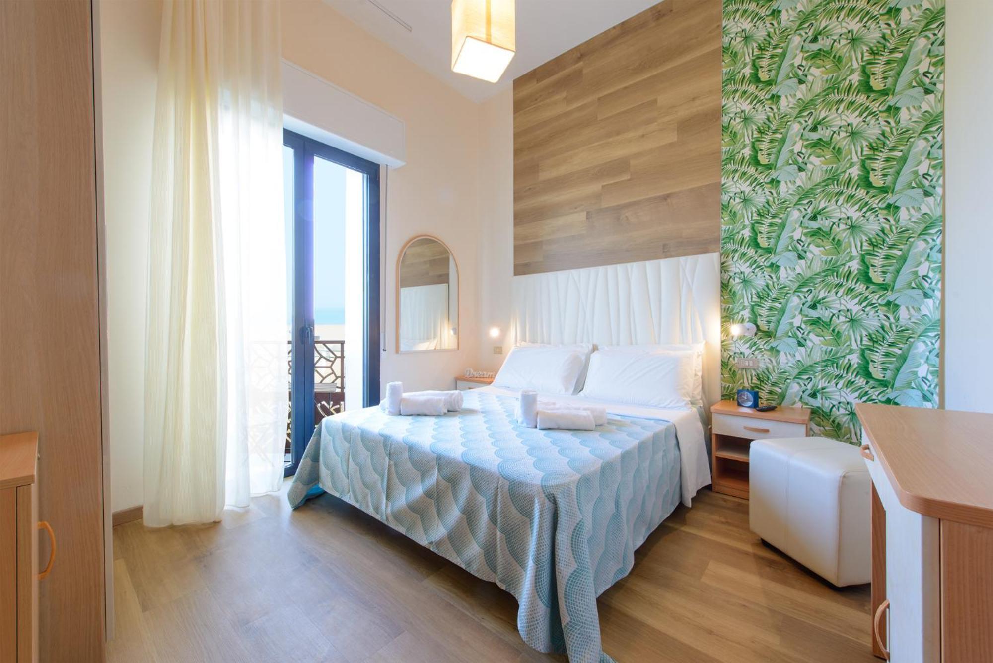 Hotel Nuova Medusa Rimini Exteriör bild